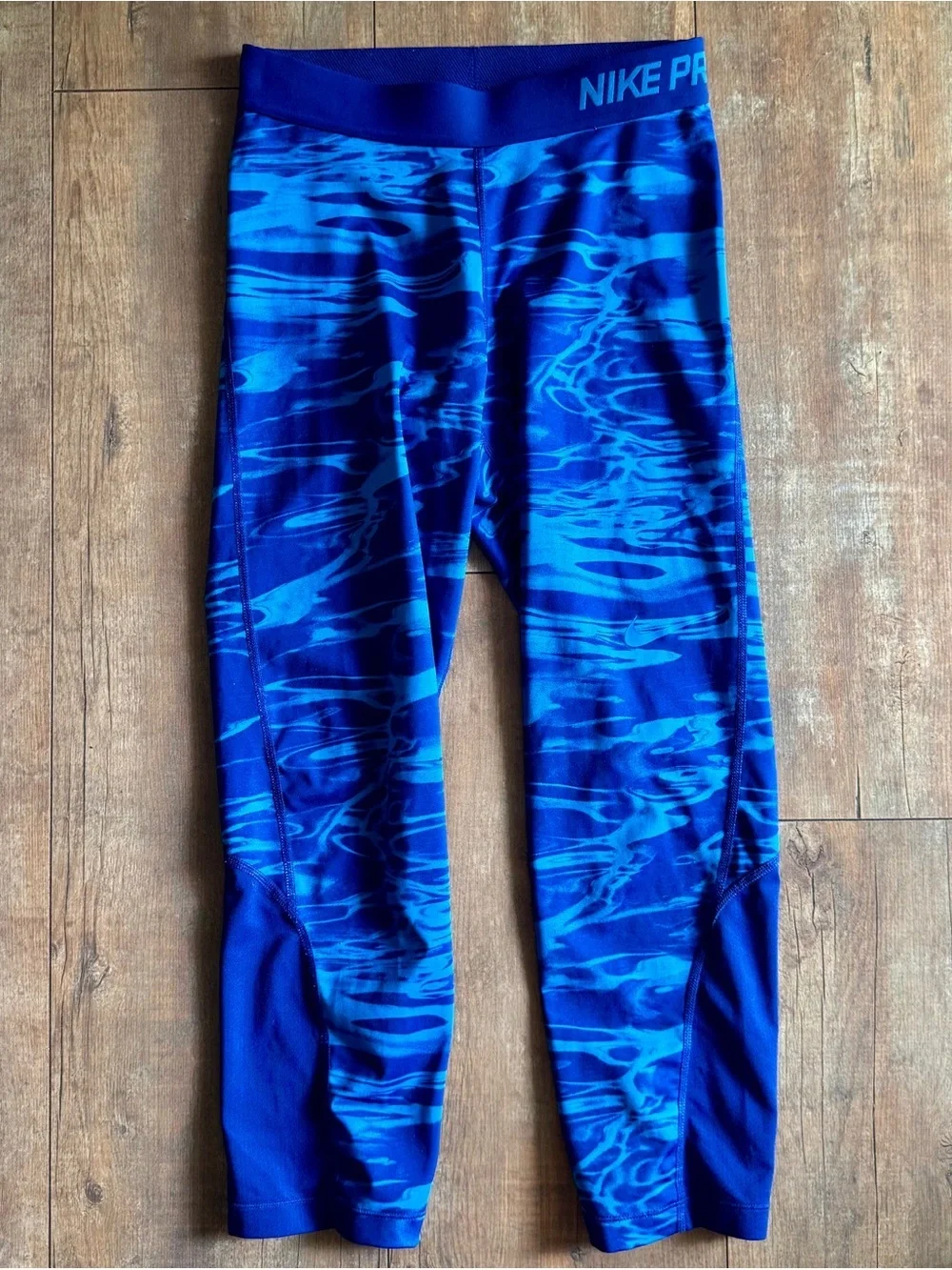 Nike Pro Dri Fit Capri Tie Dye Pool Printed Crop Workout Tights Size Small